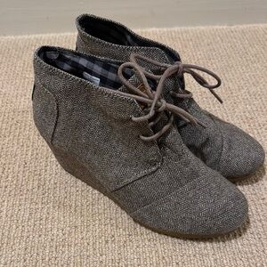 TOMS Stylish Women's Herringbone Ankle Boots